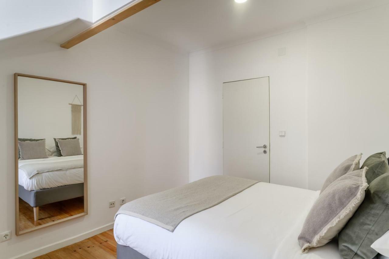 Charming Apartment- Authentic Experience In Graca Лиссабон Экстерьер фото