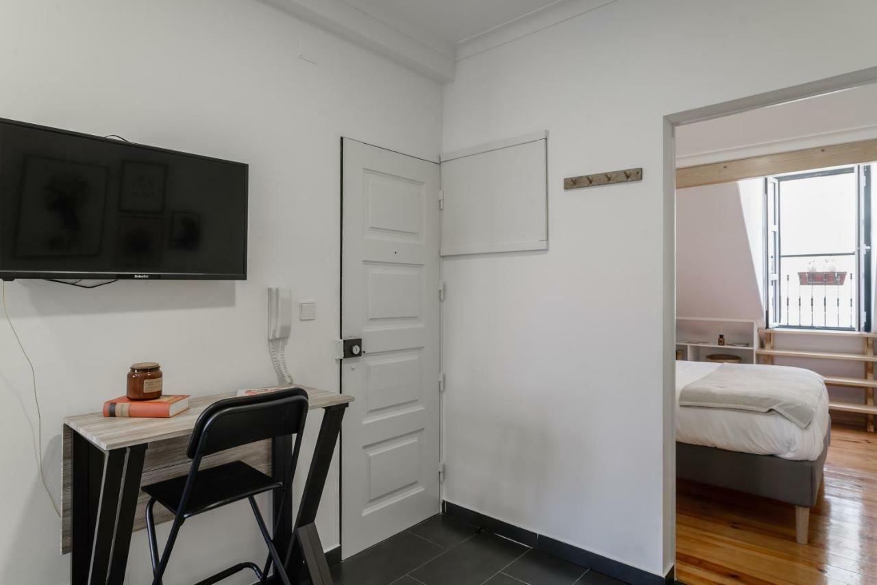 Charming Apartment- Authentic Experience In Graca Лиссабон Экстерьер фото